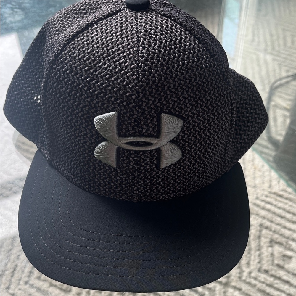 Under Armour Cap & sweater bundle